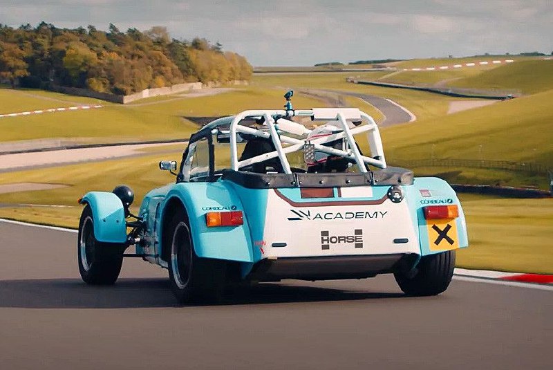 Caterham меняет моторы: новый партнер Renault