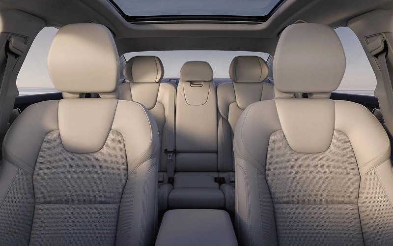Обновленный седан Volvo S90: новый дизайн и расширенные гибридные возможности