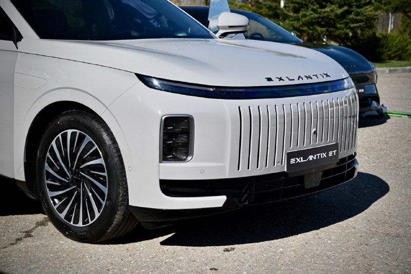 В России представлен новый гибридный кроссовер Exlantix ET от Chery