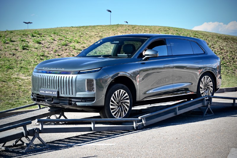 В России представлен новый гибридный кроссовер Exlantix ET от Chery