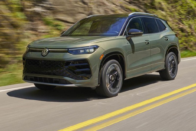 В США представлен усиленный кроссовер Volkswagen Tiguan SEL R-Line Turbo