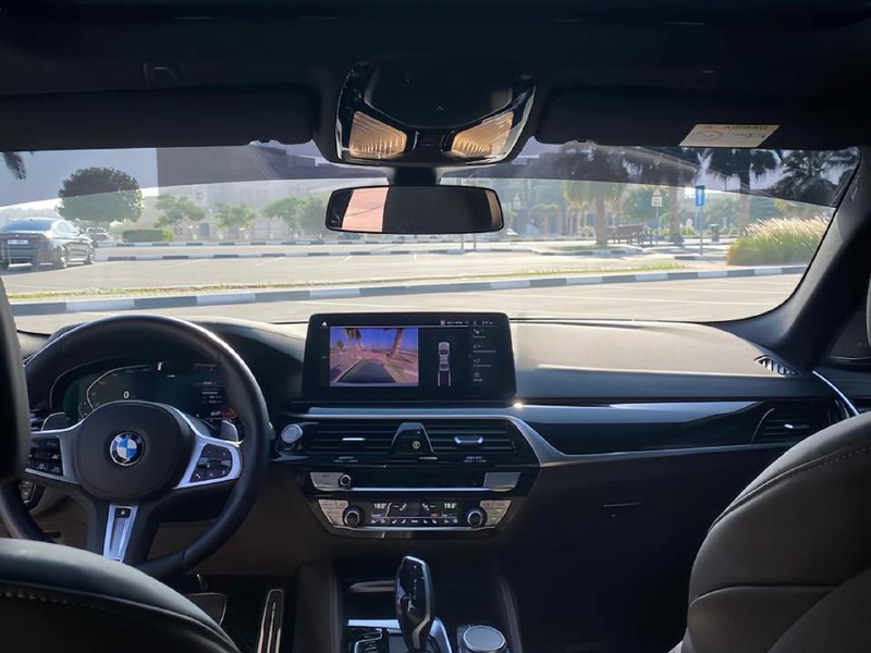 Доступная покупка BMW 530i 2022 года с минимальным пробегом