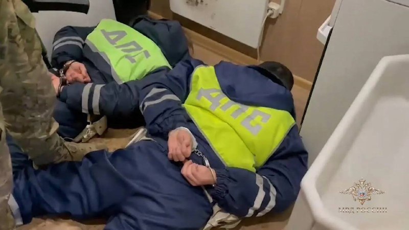 Инспектор ДПС получил 5,5 лет колонии и был лишен имущества за взятку