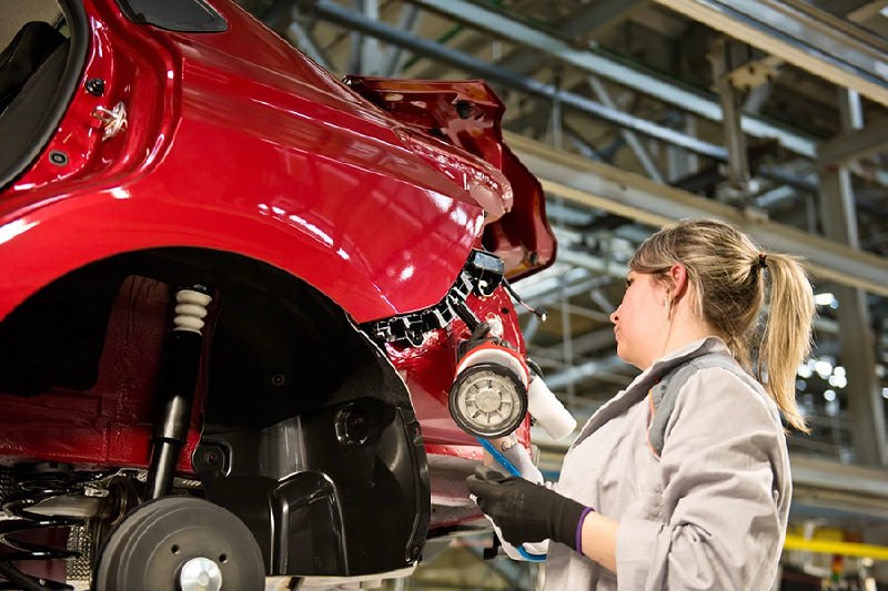 АВТОВАЗ запускает производство новой модели Lada Iskra к юбилею компании