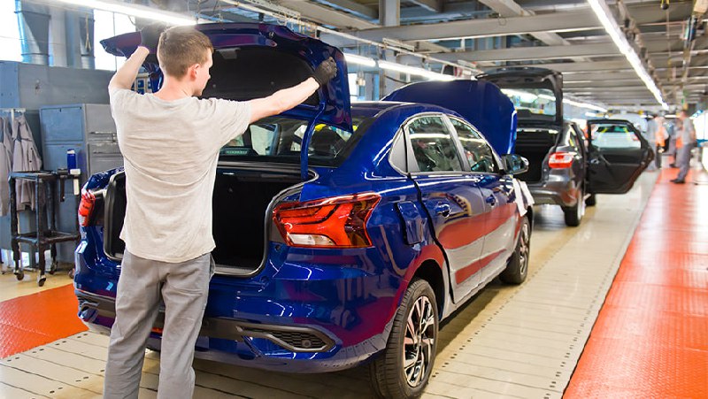 АВТОВАЗ запускает производство новой модели Lada Iskra к юбилею компании
