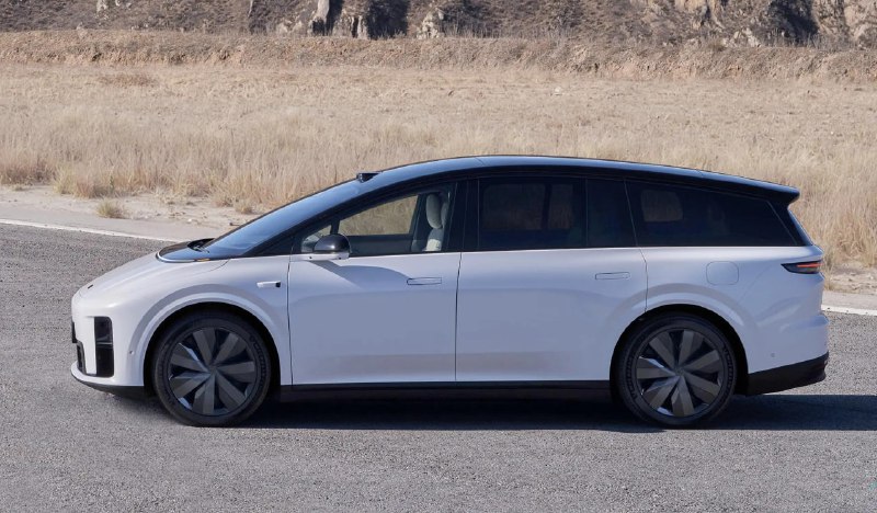 Раскрыты характеристики нового электрокроссовера Lixiang i8