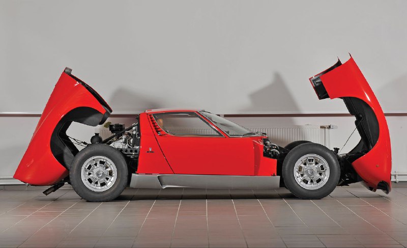 История и достижения Lamborghini Miura — первого суперкара в мире