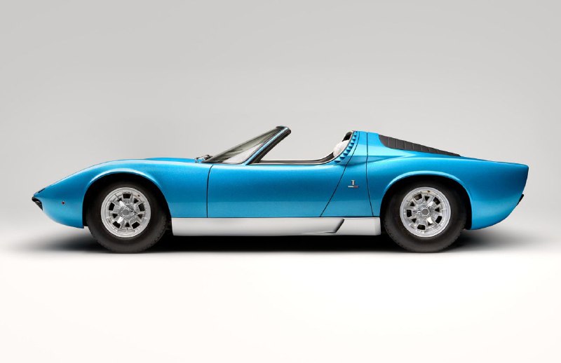 История и достижения Lamborghini Miura — первого суперкара в мире
