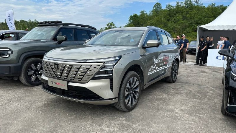 Новый китайский кроссовер Changan CS75 Plus четвертого поколения уже в России