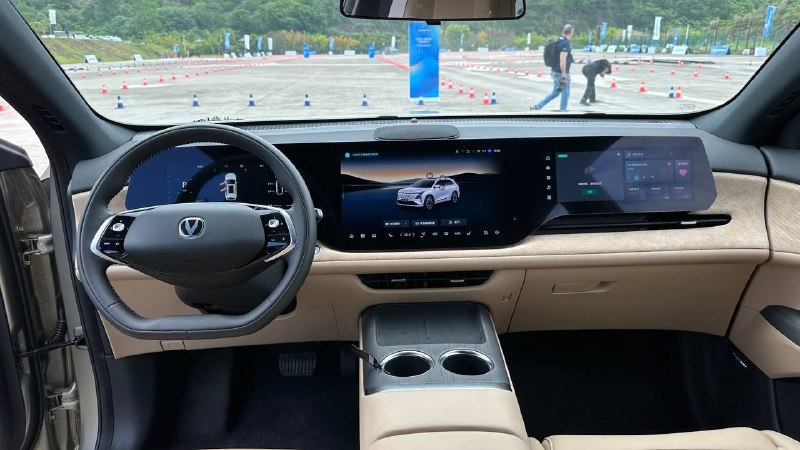 Новый китайский кроссовер Changan CS75 Plus четвертого поколения уже в России
