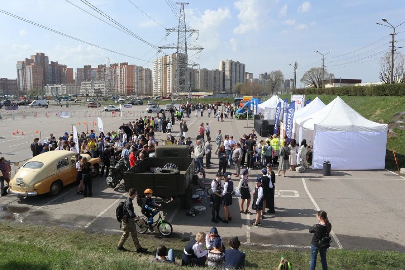 Памятное мероприятие в Санкт-Петербурге, объединяющее спорт и память о героях Победы