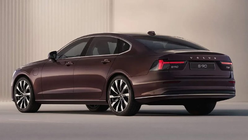Volvo прекращает продажи седанов S90 в Европе и Америке, оставляя их в Китае в обновленном виде
