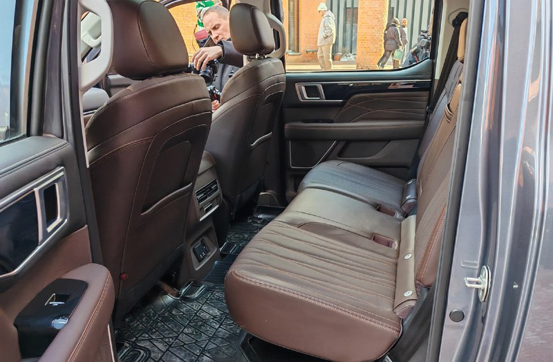 На российском рынке появились новые китайские полноразмерные пикапы в стиле Ford F-150 и RAM 1500