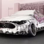 В Нью-Йорке представлен уникальный арт-кар Mercedes-Benz CLA в стиле «расплавленного хрома»