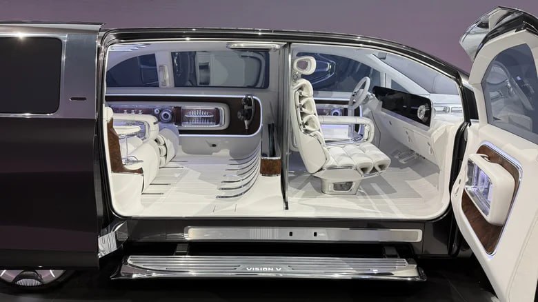 Mercedes-Benz представил роскошный электрошаттл Vision V на замену V-классу