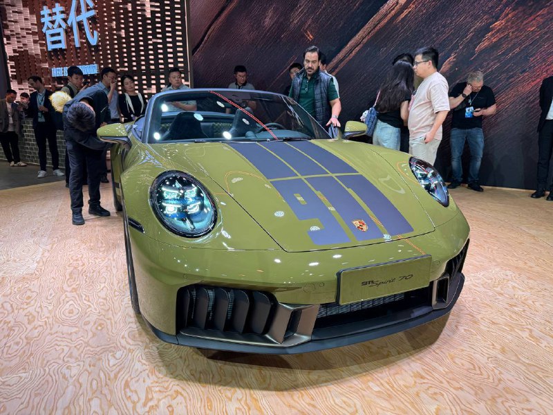Porsche представила ретро-стильный гибрид Spirit 70