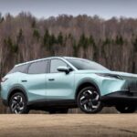 Старт продаж китайского внедорожника Omoda C7 в России: характеристики и комплектации