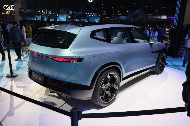 Volkswagen представила концептуальный электрический седан ID.Aura