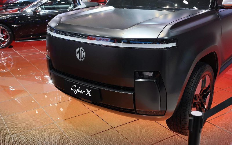 MG представила кроссовер Cyber X с выдвижными фарами на Шанхайской выставке
