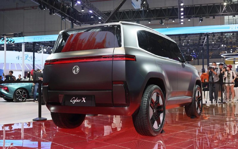 MG представила кроссовер Cyber X с выдвижными фарами на Шанхайской выставке