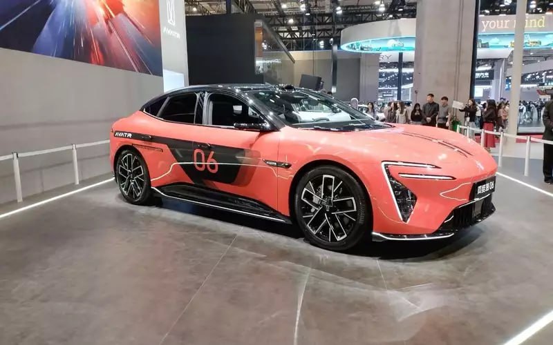 Новинка от бренда Avatr — доступный электромобиль на выставке Auto Shanghai 2025