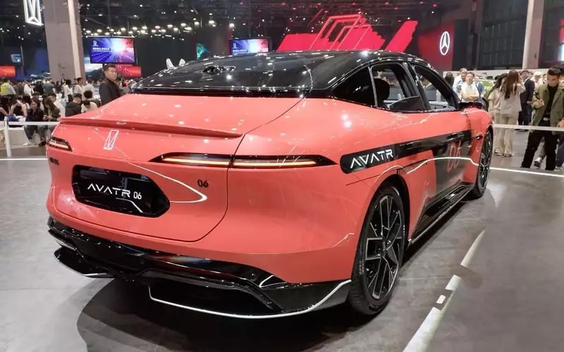 Новинка от бренда Avatr — доступный электромобиль на выставке Auto Shanghai 2025