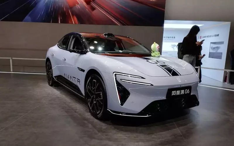 Новинка от бренда Avatr — доступный электромобиль на выставке Auto Shanghai 2025
