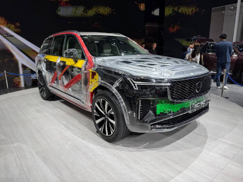 Обновление Volvo XC90: минимальные изменения и новые технологии