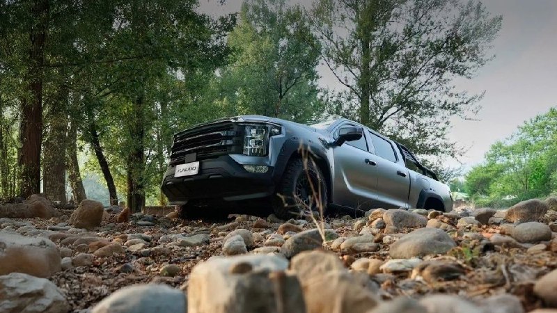 На российском рынке появились новые модели пикапов Foton: Tunland V7 и V9
