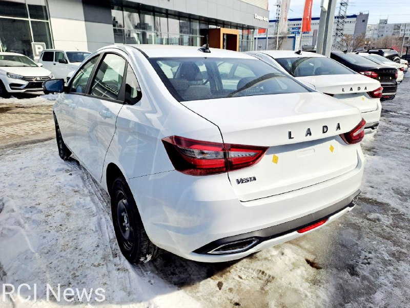 Рост популярности автоматической трансмиссии у LADA Vesta в России в 2025 году