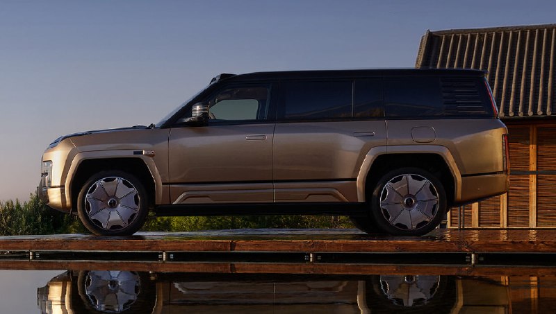 Новый флагманский внедорожник BYD YangWang U8L: роскошь и мощь