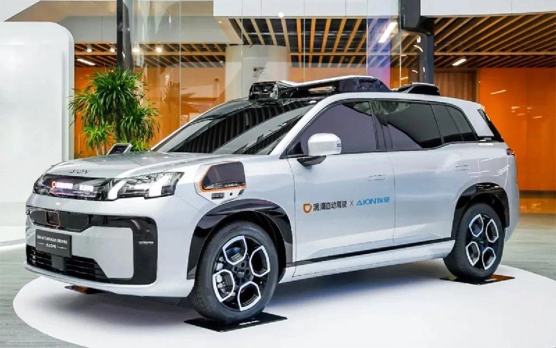 Инновационный электромобиль GAC Aion Y Tyrannosaurus с продвинутыми системами безопасности и автономности