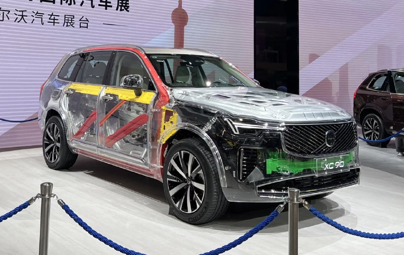 Обновленный Volvo XC90 показан на выставке в Шанхае