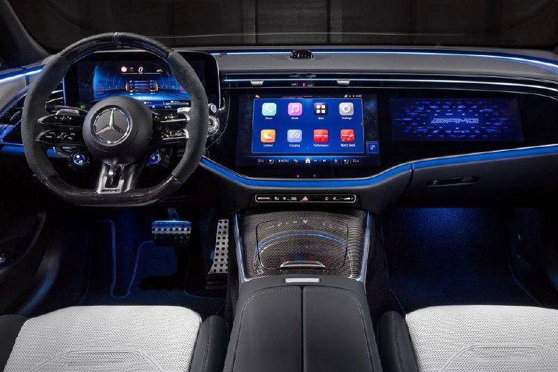 Новый Mercedes E53 AMG в России: цена и характеристики