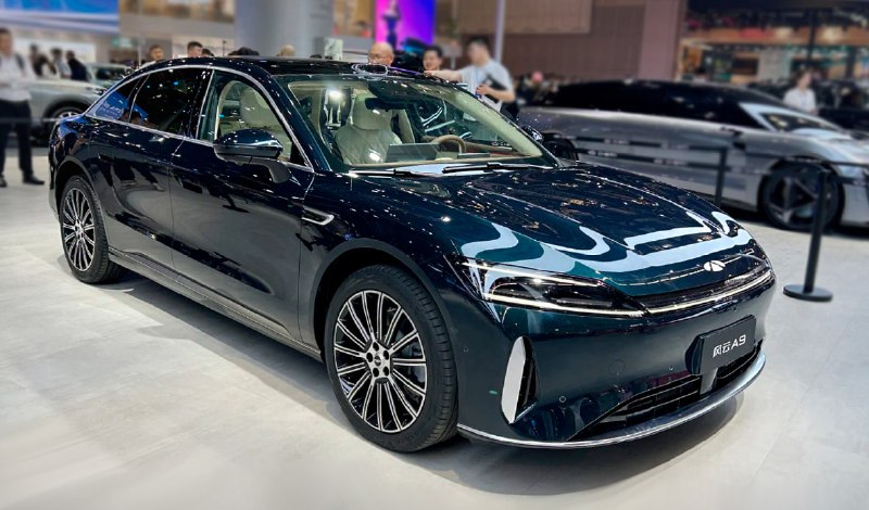 Chery Fulwin A9: Роскошный бизнес-седан с гибридной техникой и современными характеристиками