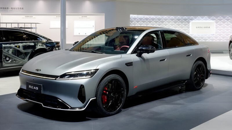 Chery Fulwin A9: Роскошный бизнес-седан с гибридной техникой и современными характеристиками