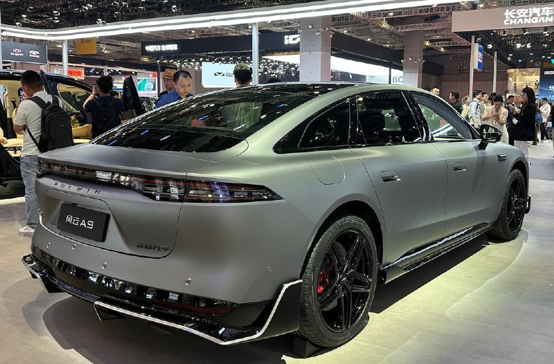 Chery Fulwin A9: Роскошный бизнес-седан с гибридной техникой и современными характеристиками