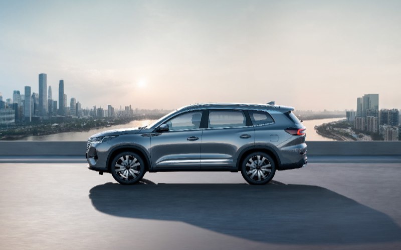 Запуск продажи кроссоверов X-Cross через «Яндекс Маркет» в России