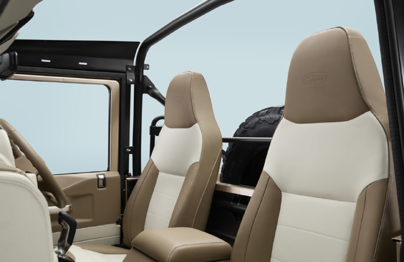 Возрождение легендарного Land Rover Defender в версии с мягкой крышей