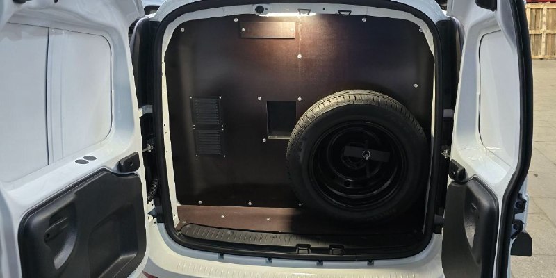 В России создали бронированный инкассаторский автомобиль на базе LADA Largus