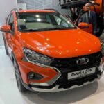 АвтоВАЗ презентовал новую модель LADA Iskra SW Cross на выставке в Ташкенте