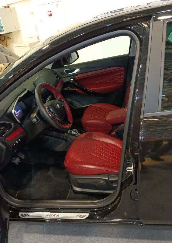 LADA представила электроседан e-Aura: ускорение на 4,5 секунды быстрее бензиновой версии