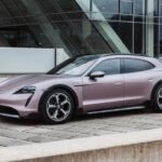 В Россию поступил уникальный электромобиль Porsche Taycan с расширенным оснащением