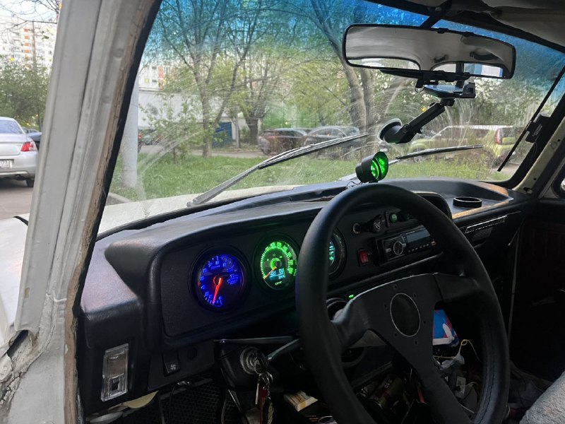 Тюнинг автомобиля DRIVE2 с уникальными приборами и ностальгической находкой