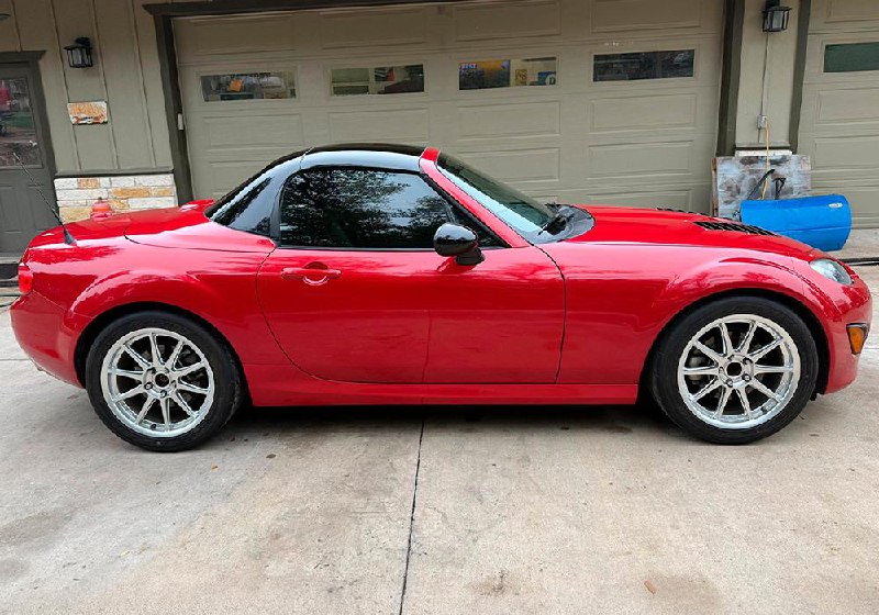 Необычный проект: Mazda MX-5 с мощным V8 и обновленной начинкой