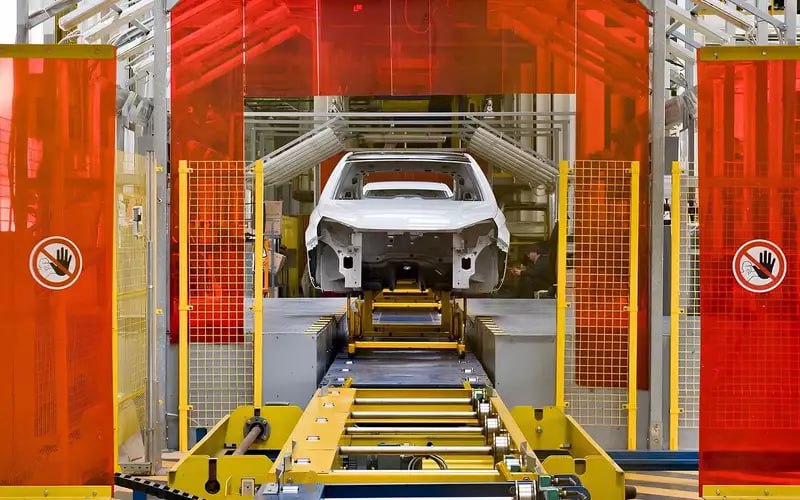 АвтоВАЗ проводит масштабную модернизацию производственных линий и готовится к выпуску нового кроссовера