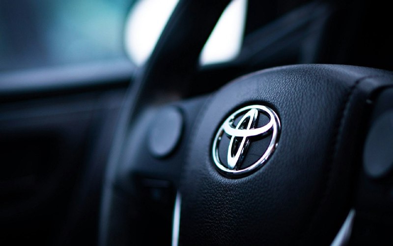 Как Toyota продолжает зарабатывать в России после ухода с рынка