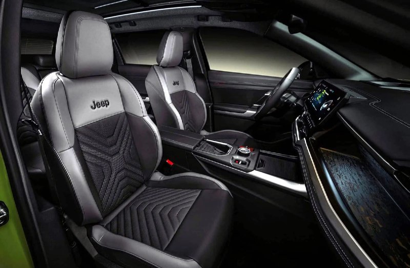 Раскрытые детали внешности и интерьера нового Jeep Compass перед премьерой