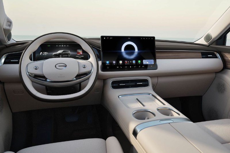 Новый роскошный кроссовер Trumpchi S9: высокотехнологичный гибрид с автопилотом