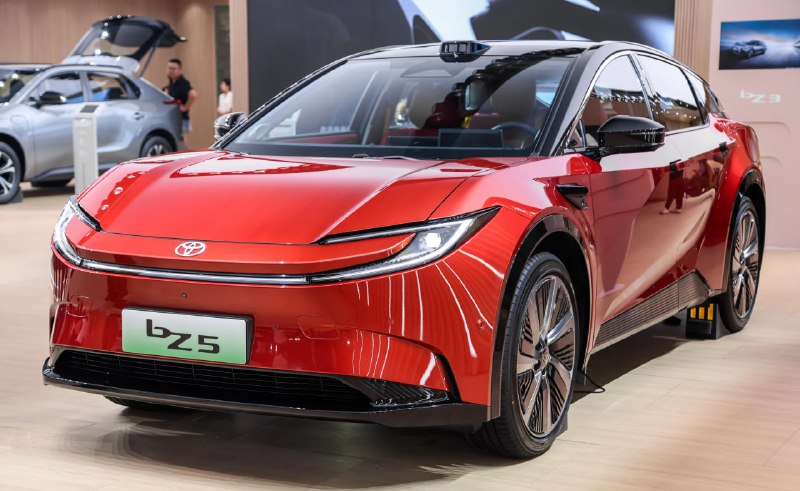 Компания Toyota презентовала электрический кроссовер bZ5 на автосалоне в Шанхае